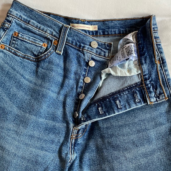 Levi Woman Jeans - Picture 1 of 5